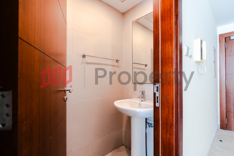 Spacious 1 Bed | Fountain view| VACANT